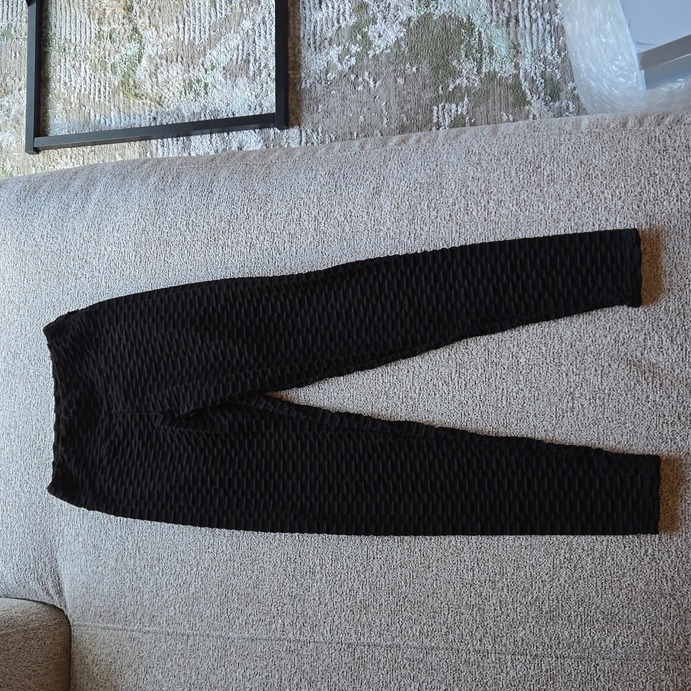 Viral yoga pants